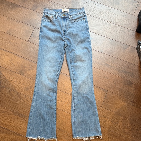 Frame Denim Denim - Frame Flair Jeans Raw Hem Size 25 Light Wash C5-021